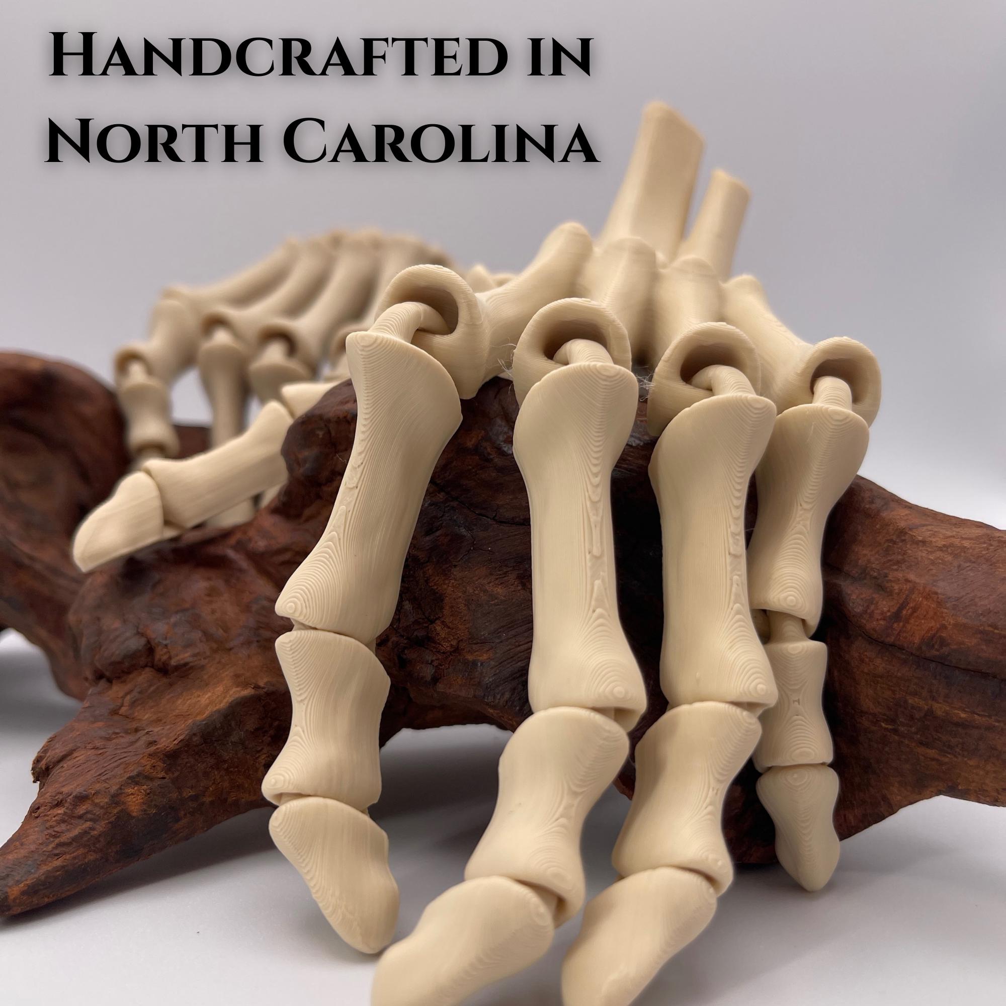 Articulated Skeleton Hands – Poseable Décor | Gothic, Halloween