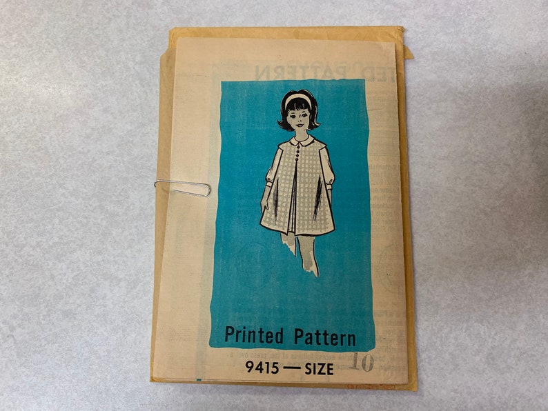 Collar Loose-Fitting Girl/'s Dress Long Sleeves Size 10, Blouse Vintage Mail Ordered Sewing Pattern 9415 Pleated Front Above Knee