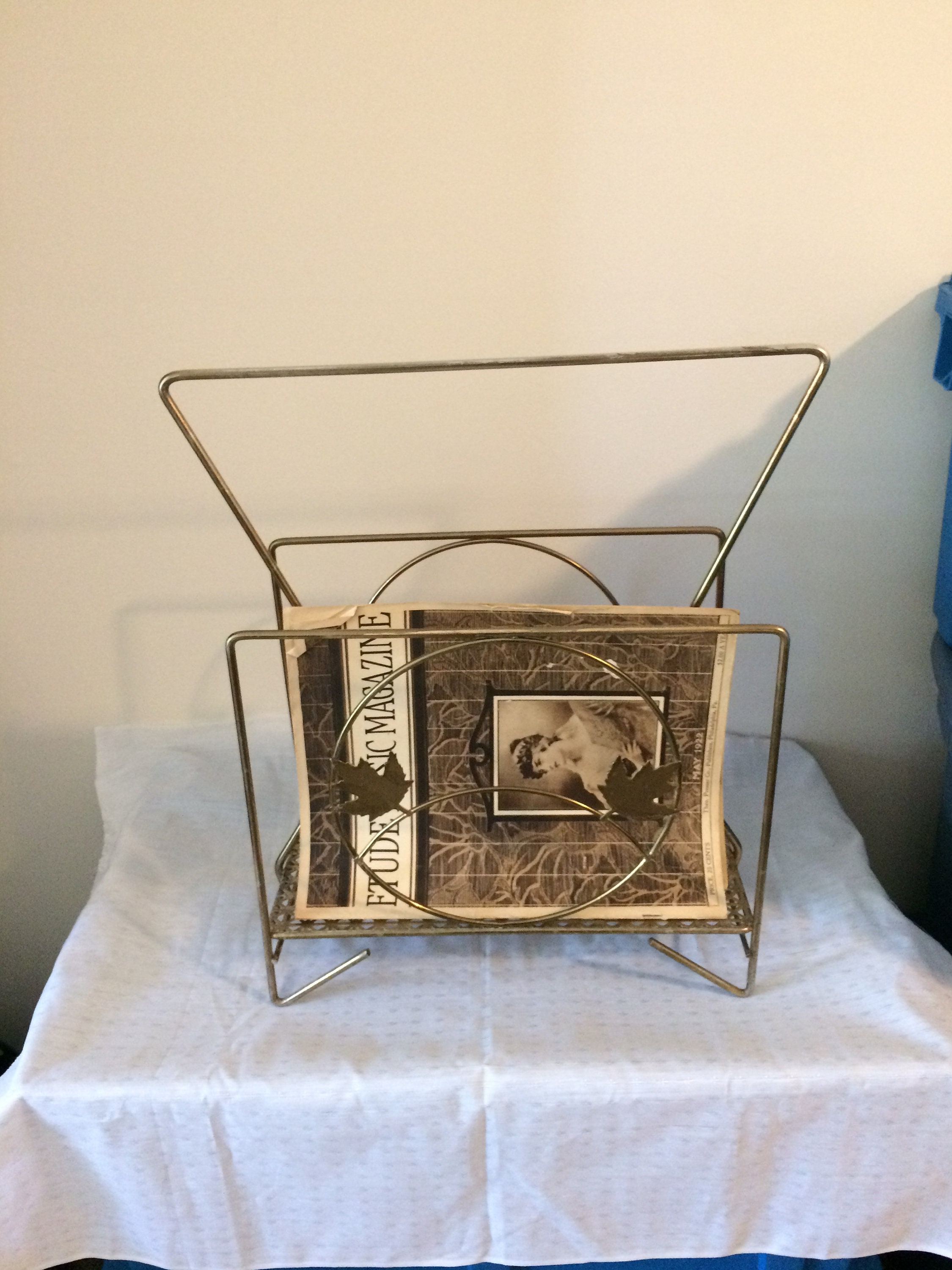 Vintage Metal 1970's Magazine Rack Maple Leaf Design Etsy