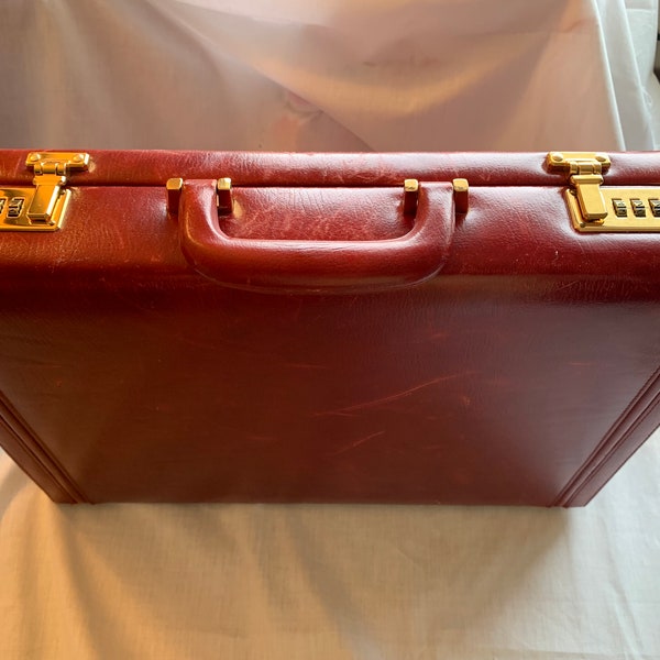 Vintage Samsonite Hard Shell Briefcase Canadian, Lawyers Attaché, Accountant Case, Business, Combination Lock, 1990s