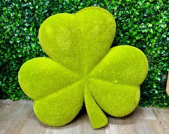 Light Green Shamrock with Gold - 14x16 inches - Flocked