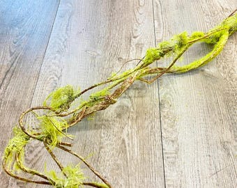 Garland with Moss ~ 36 inches