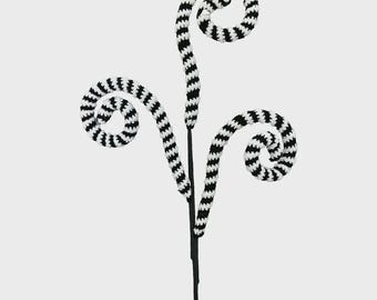 Black and White Stripe Curl Spray - 27 inch