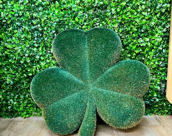 Dark Green Shamrock with Gold - 14x16 inches - Flocked