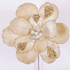 Ivory Grand Magnolia Stem-7 inch diameter