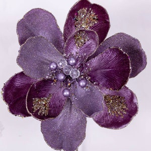 Lavender Grand Magnolia Stem-7 inch diameter