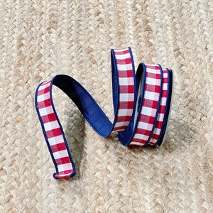 1" dubbelzijdig rood-wit geblokt met marineblauwe achterkant ~ 10 yards ~ bedraad ~ D. Stevens