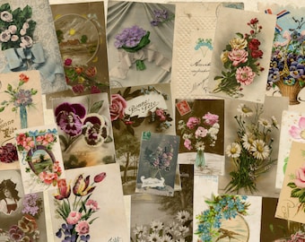 Peut inclure: Une collection de cartes postales anciennes avec des motifs floraux. Les cartes postales sont de différentes couleurs, notamment rose, bleu, jaune et blanc. Certaines cartes postales ont des messages manuscrits, tandis que d'autres ont des messages imprimés. Les cartes postales sont toutes en bon état et seraient un excellent ajout à toute collection vintage.