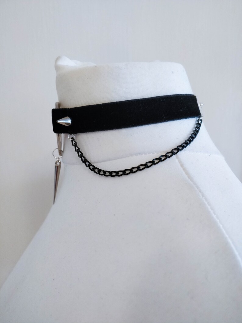 Black Elastic Velvet Choker Necklace With Heart Charm Blue Glass Heart Chains and Spike Pendant