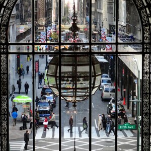 People at Fifth Avenue in New York City