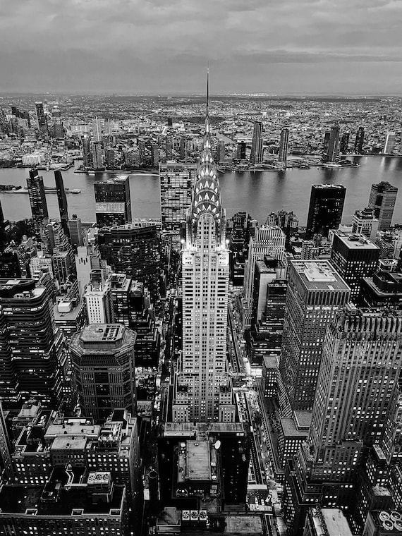 クライスラービルのアートプリント：ニューヨークのスカイラインを捉え