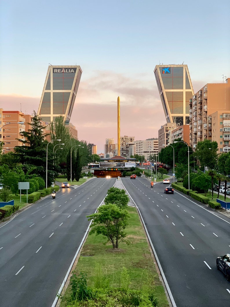 Paseo de la Castellana, Madrid image 1