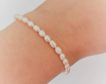 Freshwater Pearl Bracelet Delicate Pearl Bracelet Mother Daughter Bracelet Bridesmaid Bracelet Wedding Pearl Bracelet Pearl beaded Bracelet