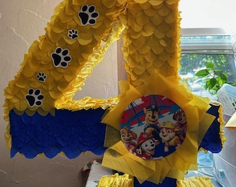 Piñata numero 4, Piñata numero 4 ispirata a Paw Patrol Man, alta 20 pollici, larga 4 pollici