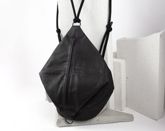 Umwandelbarer Rucksack, recycelter schwarzer Turnbeutel mit Reißverschluss, Rucksack in Dreiecksform mit Seil, Designer-Ledertasche