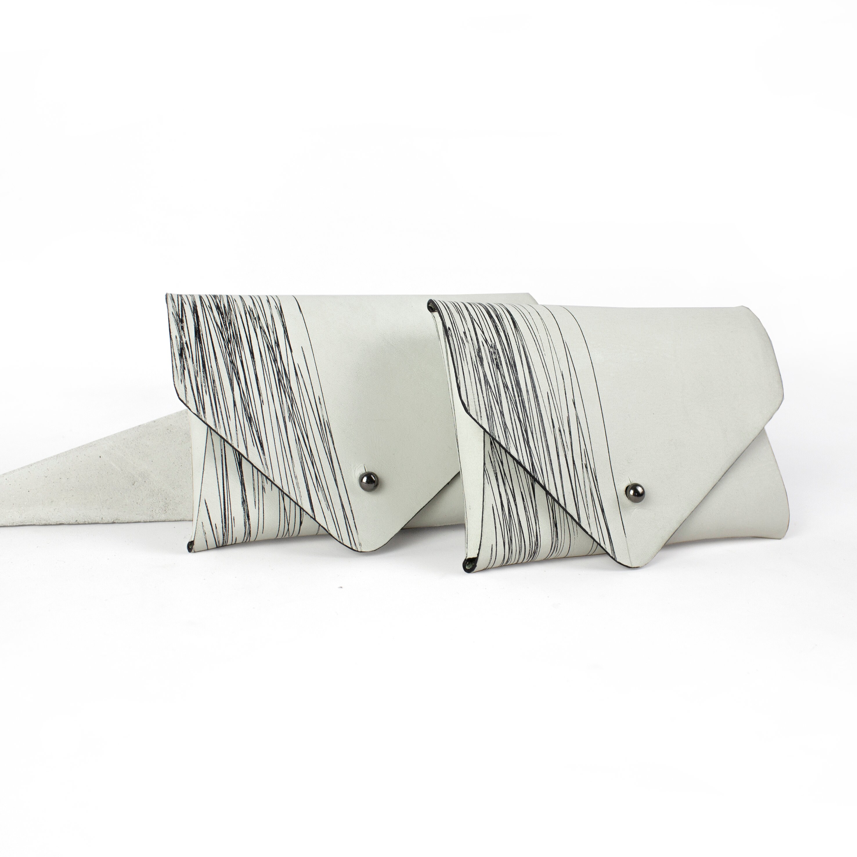 Designer kaarthouder / portemonnee / leren portemonnee / etui beige en zwart echt leer minimaal op maat gepersonaliseerd / cadeau voor hem