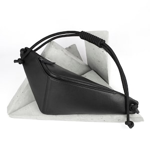 Sac de festival en cuir recyclé fait main | Sac à main bandoulière unique | Sac en cuir véritable recyclé | Sangle réglable | Petit sac à bandoulière