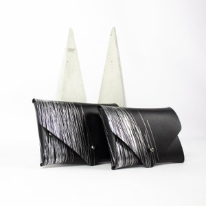 Tarjetero de cuero / monedero / billetera de diseñador / bolsa de cuero genuino negro y plateado minimalista personalizado / regalo para él