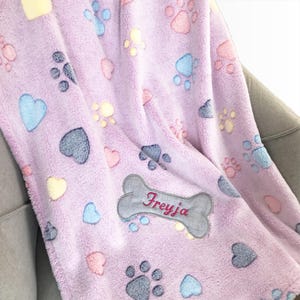 Custom Dog Blanket with name – Super Soft, High-Quality Dog and Cat Throw – Personalized Puppy Blanket, Pet gift - Dog Gift - Cat Gift