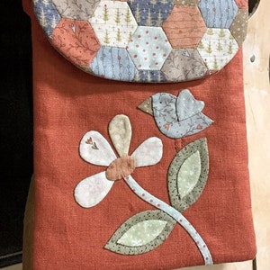 Birdhouse Patchwork Designsによる私の赤いサッチェルパターン