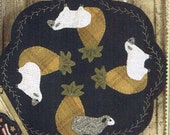 June Penny Mat Folk Art Penny Pattern by Buttermilk Basin