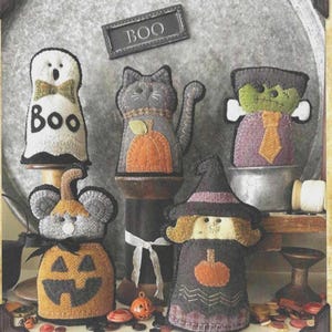 Adornos de estantería de Halloween de Wooden Spool Designs - Patrón de moneda de arte popular