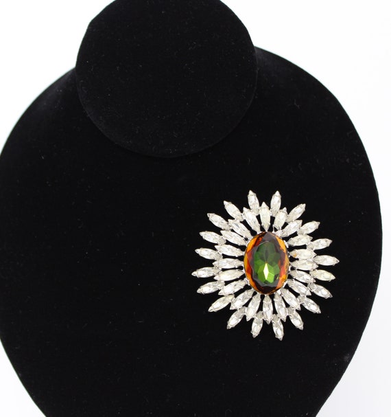 Vintage Unsigned Classic Domed Brooch With Large … - image 1