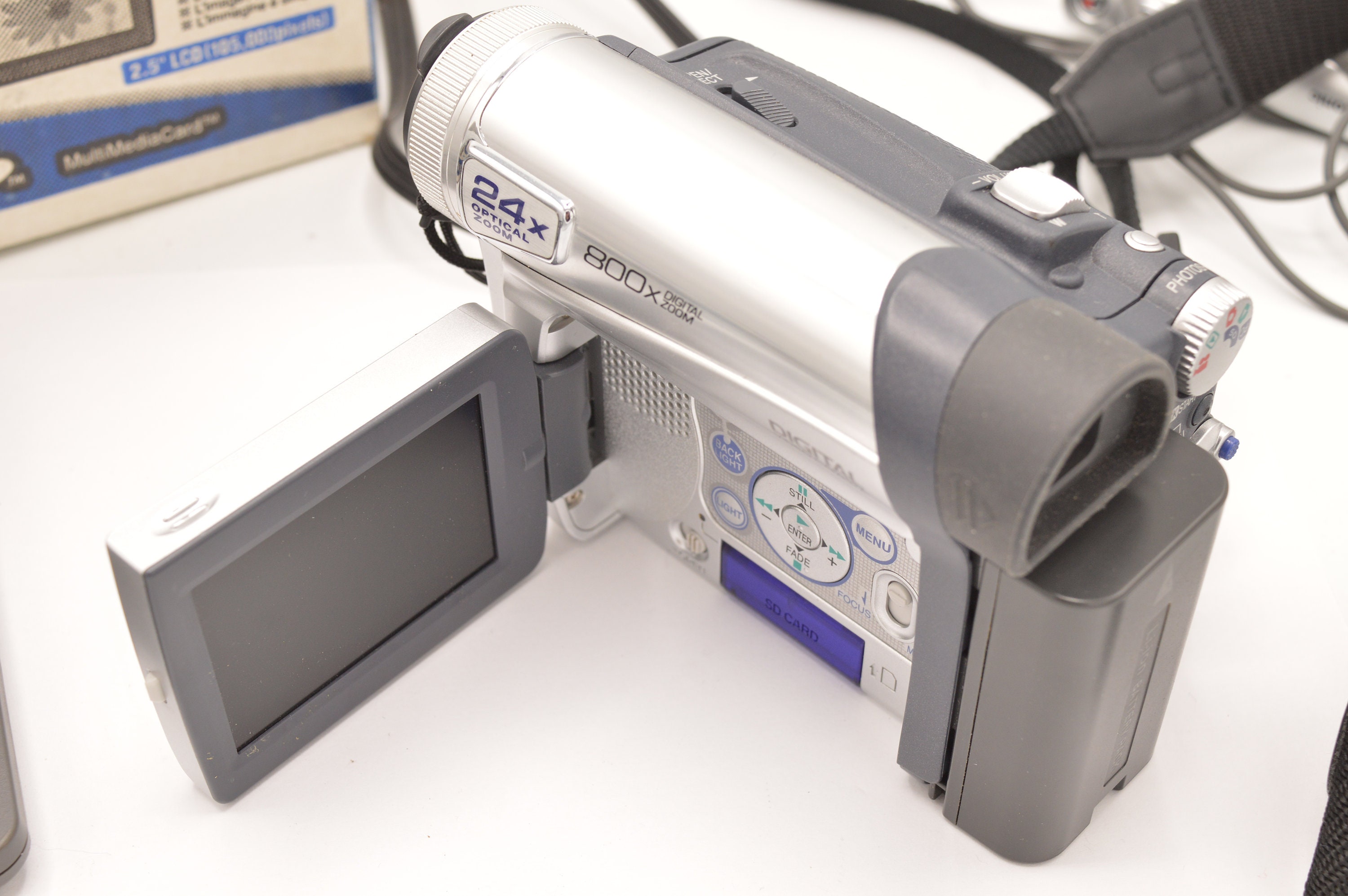 Panasonic NV-GS15 ビデオカメラ(ケース、付属品あり) Panasonic Mini-dv NV-GS15 Camera in Original Box With Accessories