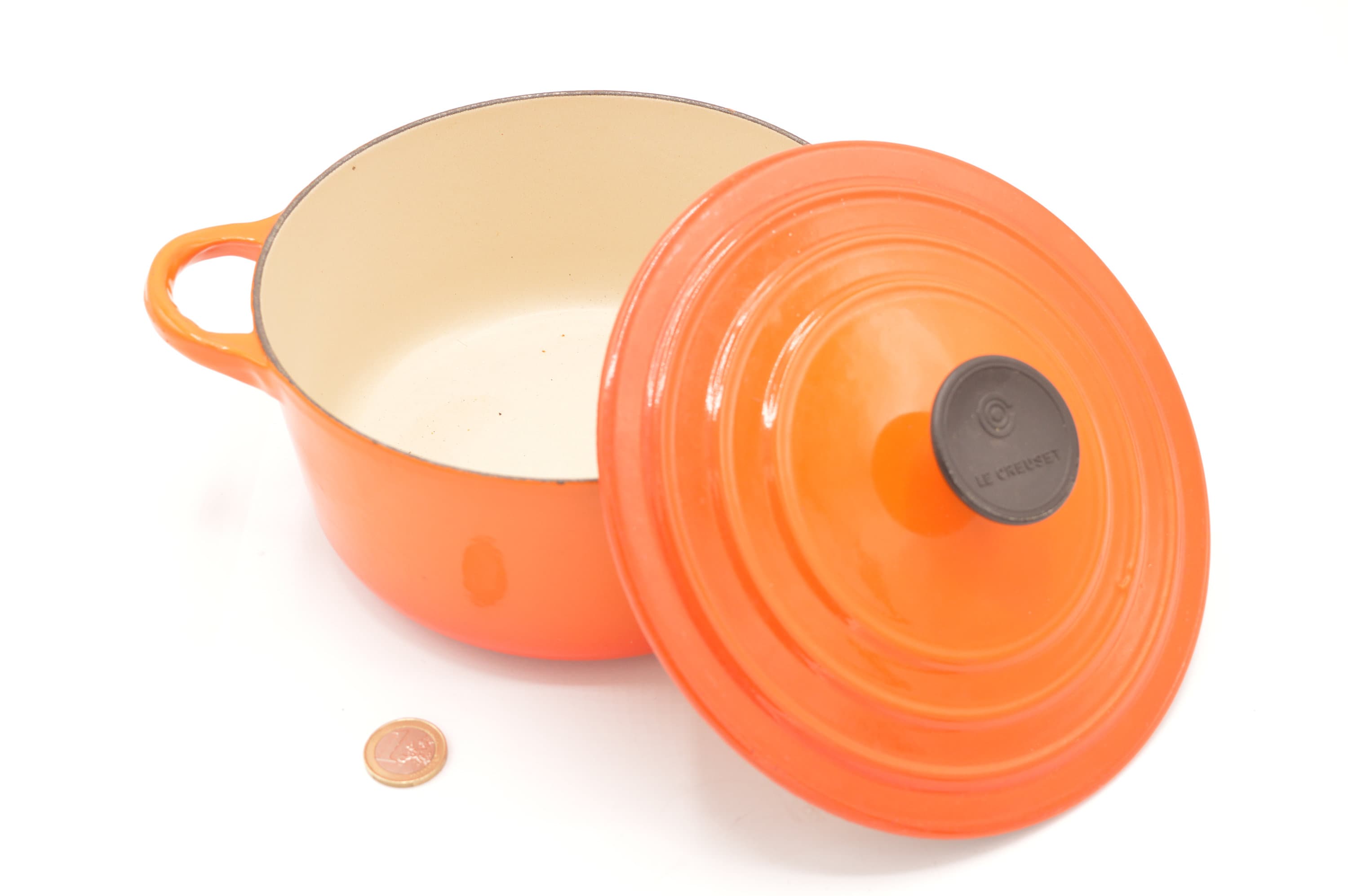 Ancienne cocotte en fonte Le Creuset Orange - bibelot & co