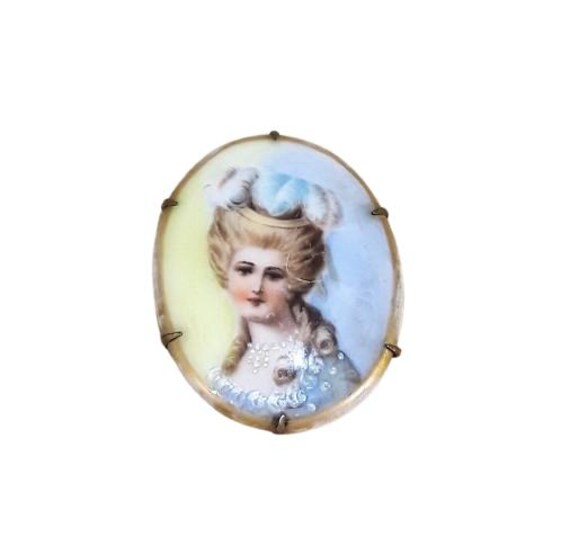 Broche Ancienne En Porcelaine De Limoges Avec Décor Portrait - Occasion En Bon état