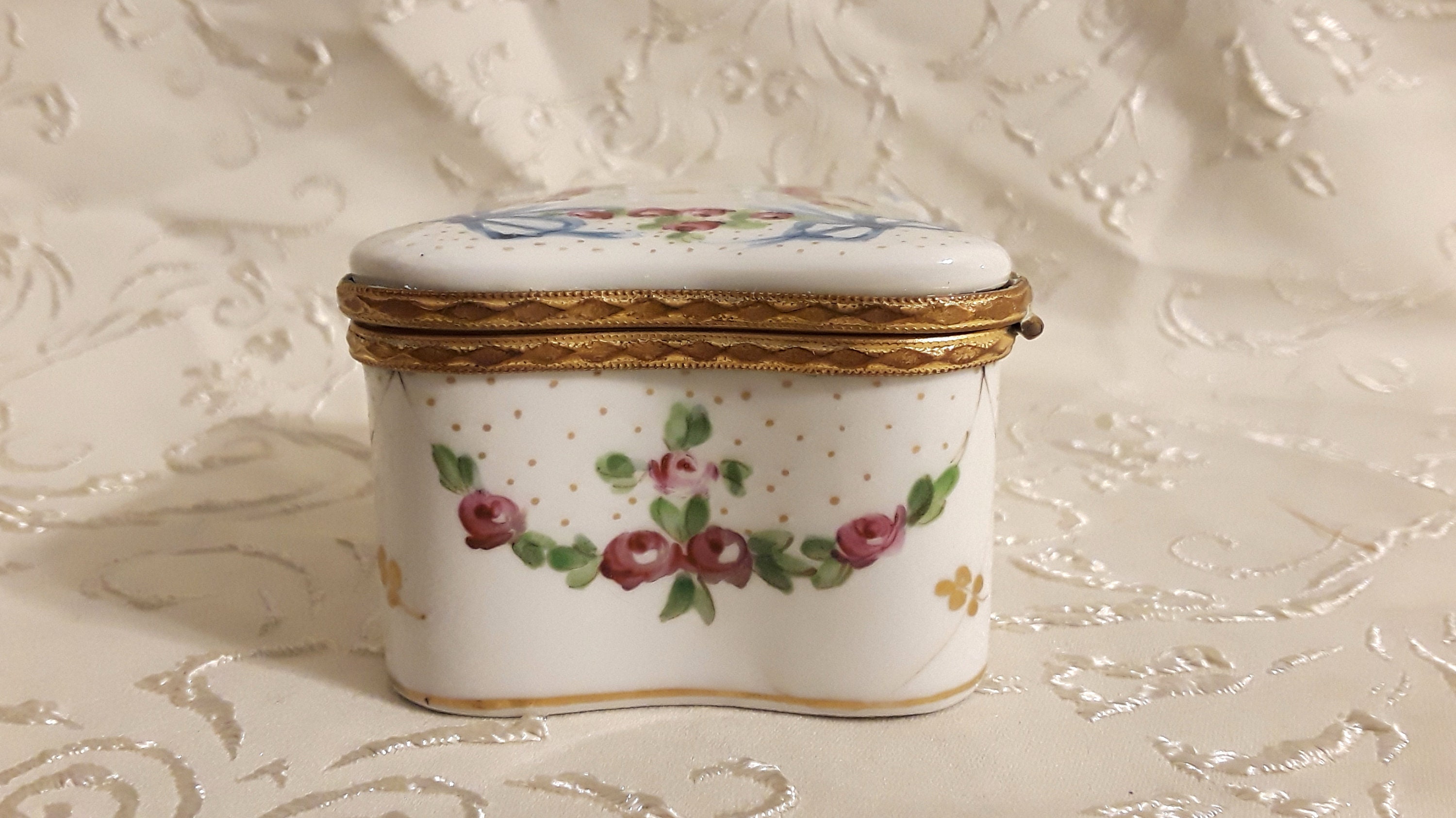 プップさま】antique box ୨୧ 19世紀の古い古い ボンボニエール