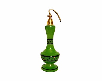 Atomiseur de parfum ancien Art déco tchèque des années 1920 en verre émaillé vert, vaporisateur vintage