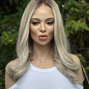 HAMPSHIRE / Peluca frontal de encaje con mezcla de cabello humano / Rubio platino cremoso / Parte superior de encaje atada a mano