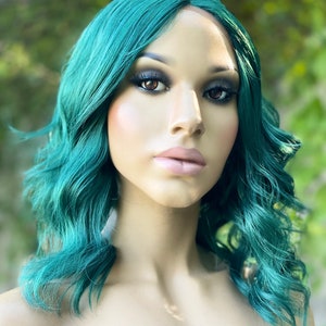 green lace front wig wavy layered hair