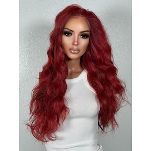 Äppelröd Saftig Vågig Frisyr Fantasy Peruk | Premium Syntetisk Schweizisk Lace Front Peruk | 13x6 Multistyling Peruk Frisyr