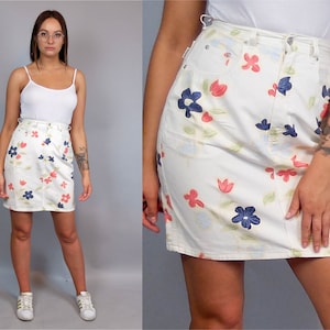 des années 80 vintage White Denim jupe crayon avec imprimé fleur, Mini jupe en Jean, jupe d’été, jupe Jean Floral Hippie jupe années 80 femme vêtements S M