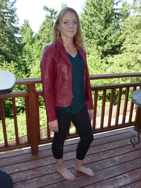 Nine West Burgundy Red Short Tailored 