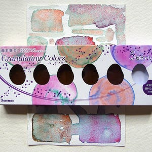 Kuretake Gansai Tambi granulierendes Aquarellfarbenset. Fünf granulierende/trennende Farbverbindungen. Mit 5 Blatt Baumwollpapier.