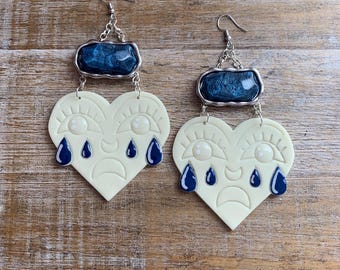 Pendientes de corazón lloroso Pendientes de corazón de arcilla polimérica Pendientes de tatuaje tradicional Pendientes de corazón lloroso reciclados Corazones llorones de los 90