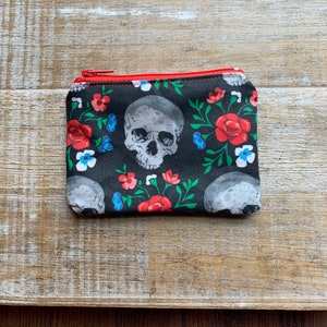 Monedero con forma de calavera negra, monedero con diseño floral, monedero gótico con cremallera, monedero de tela, monedero retro con cremallera, regalo gótico