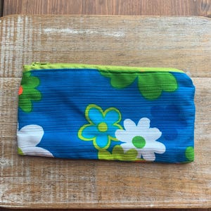 Retro mod portemonnee portemonnee Flower Power mod blauw limoengroen tas portemonnee make-up tas retro madeliefje portemonnee ID-houder stoffen portemonnee bloem jaren 1970