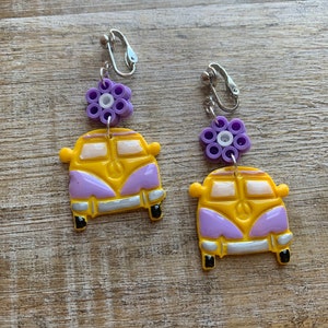 Retro husbilsklämmor, Flower Power Mod 70-talsklämma, husbilsliv, Daisy, polymerlera, klämmor, leraörhängen, minibussörhängen