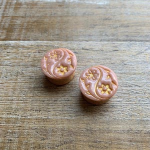 Flower Ying Yang 15mm Plugs Boho Daisy Clay Gauges Modern Floral Gauges Beige Plugs Polymer Clay Unique Plugs Wood Plugs Wood Gauges