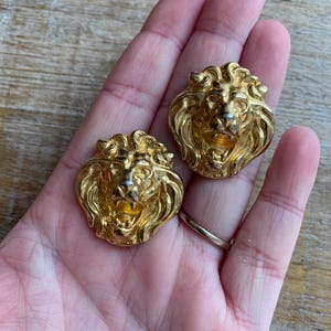 Vintage Lion Head Earrings Roaring Lion Gold Tone Stud Earrings Vintage Metal Punk Gothic Studs Lion Cat Retro Gold Tone Stud Lion Earrings