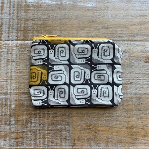 Snail Wallet Purse Cottagecore Black Mustard Yellow Bag Coin Purse Snail Zippered Pouch ID Holder Wallet Hippie Cottagecore Zipper Pouch