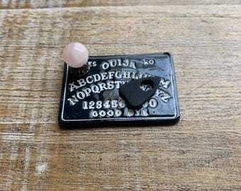宝石占いボール ミニチュア 1:12 クリスタルボール ローズクォーツ ウィジャボード ドールハウス ミニ ハロウィンシーン 妖精 ガージングボール 魔女