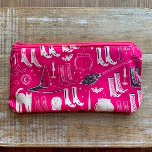 Cartera de bruja, bolsa con cremallera Wicca, bolsa de tela con bruja rosa, bolsa con cremallera de Halloween, bolsa de cosméticos de regalo gótica, cartera de bruja rosa de Halloween