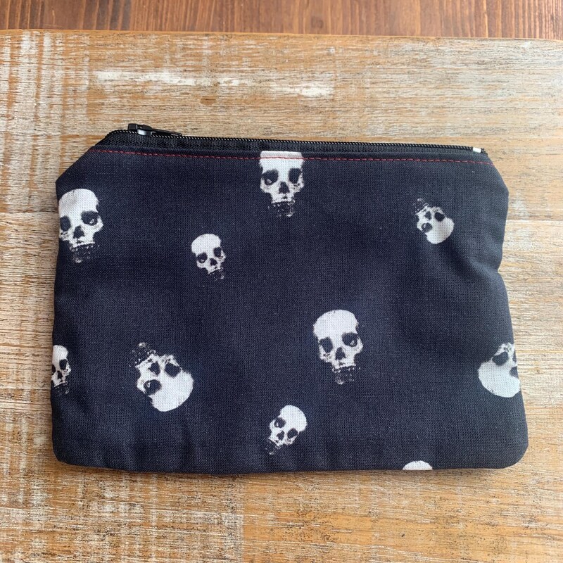 Feeling Lucky Gothic Skull Wallet 11cm main image 1