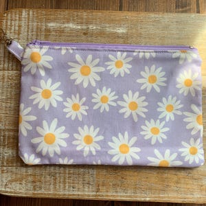 Daisy Mod Wallet Purse Flower Power Mod Keychain Bag Coin Purse Cosmetic Bag Retro Flower Daisy Wallet ID Holder Fabric Wallet Flower 1970s