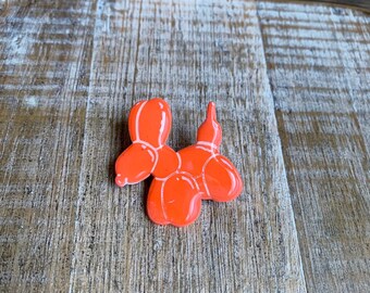 Broche animal ballon orange peint en pâte polymère Ballon orange chien animal Broche kidcore mignon Broche ballon en argile chien accessoire épingle mignon amusant